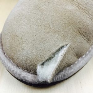 ムートンブーツの破れ 補修(アグ ブーツ)