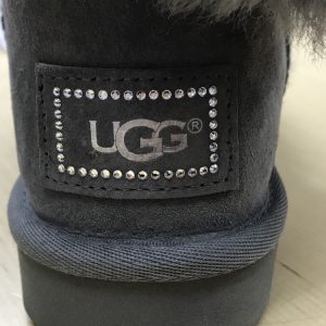 UGG ムートンブーツのキズ修理